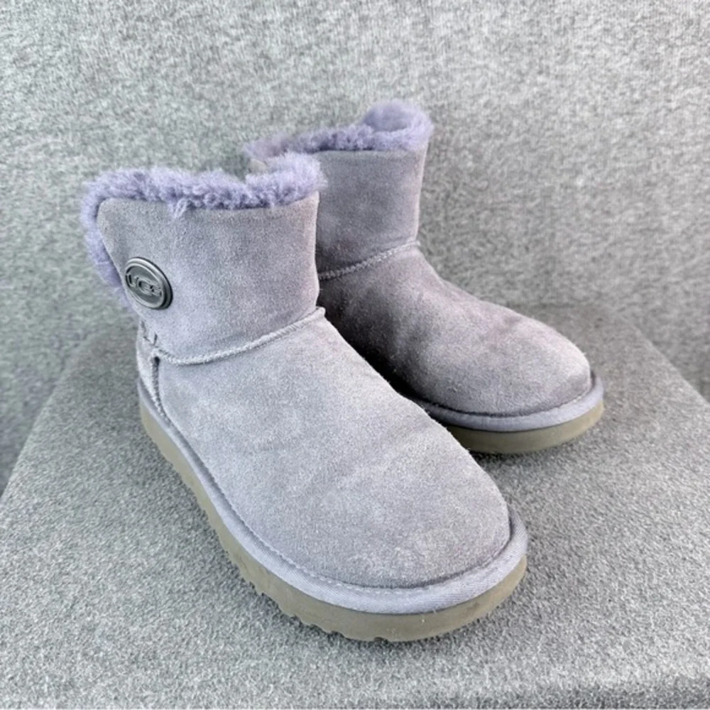UGG Lavender Haze Metal Snap Short Suede Boots‎ Size 7 Rare